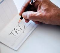 Steuern-Kommanditgesellschaft-KG-Gewerbesteuer-Finanzamt